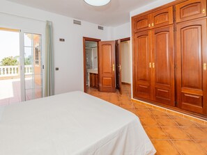 4 camere, ferro/asse da stiro, Wi-Fi gratuito, lenzuola