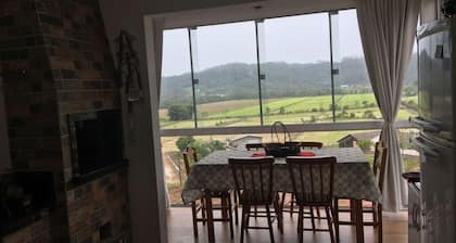 Resida num lugar seguro, agradĂĄvel e com visual deslumbrante. Aluguel Anual.