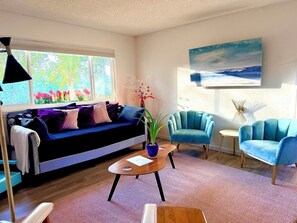 Smart TV, fireplace, books