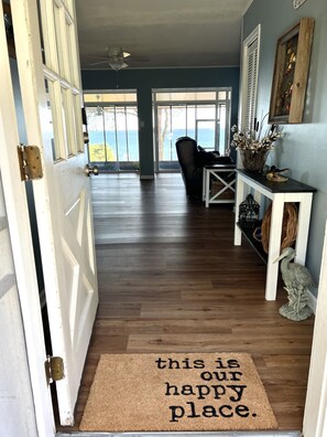 المنشأة من الداخل