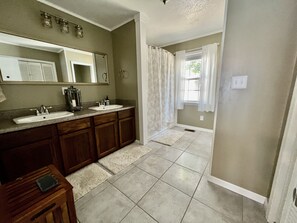 Shower, hair dryer, towels, soap - Life is better at the Lake 
Lakefront home that sleeps 13!  (Summerton)