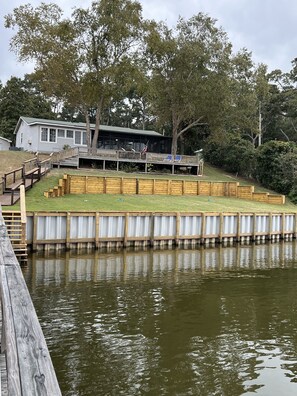 المنطقة المحيطة بالمنشأة