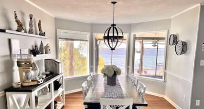 Life is better at the Lake
Lakefront home that sleeps 13!