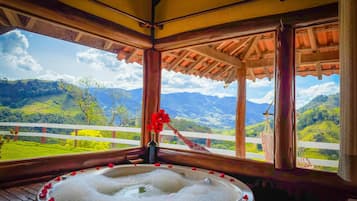 Deluxe Chalet, 1 Bedroom | 1 bedroom, premium bedding, individually decorated