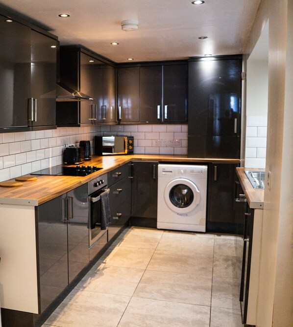 Fridge, microwave, oven, dishwasher