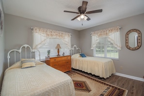 3 bedrooms, WiFi, bed sheets