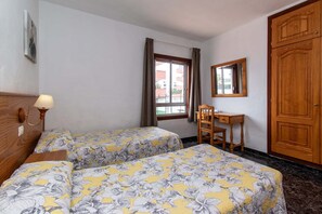 1 soverom, strykejern/-brett, wi-fi (inkludert) og sengetøy