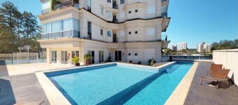 Duplex de Luxo na via Gastrômica Localiz