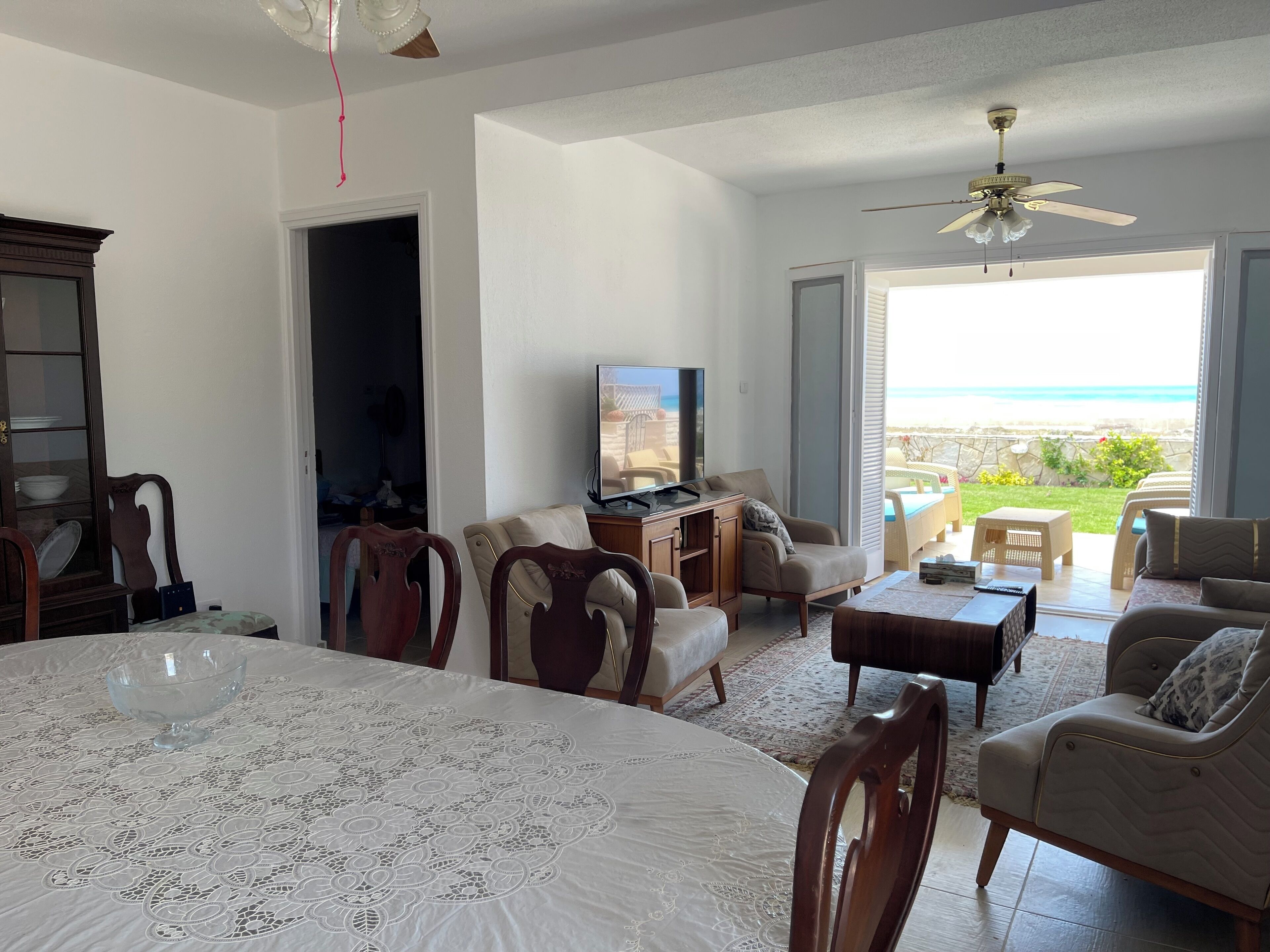 3 slaapkamers, een strijkplank/strijkijzer, beddengoed