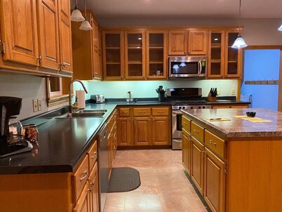 Dale Hollow Lake Vacation Home. Room and comfort for family and friends! 