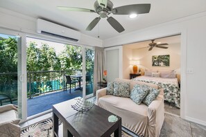 コンドミニアム 2 ベッドルーム | リビング エリア | スマートテレビ