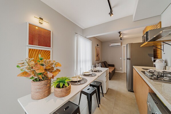 อพาร์ทเมนท์ | ครัวส่วนตัว | ตู้เย็น, ไมโครเวฟ, เตาอบ, เครื่องปั่น