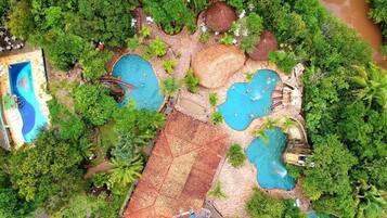 Una piscina techada