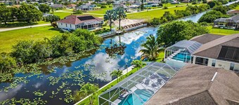 Relax and Enjoy Our Beautiful Waterview! Free Utilities!