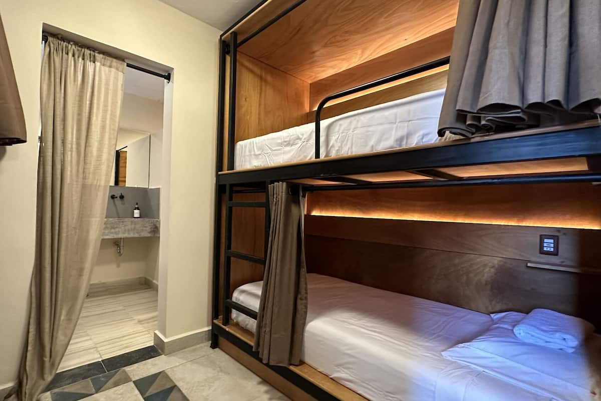 1 bedroom, individually decorated, individually furnished, bed sheets