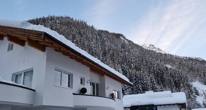 Christians Hamat by Interhome