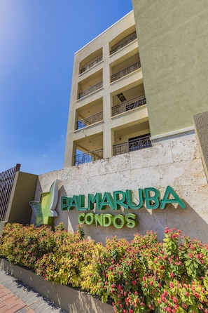 Building design - Palm Aruba Condos (Noord)