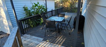 Private 2 Bed/1 full Bath close to everything-12 min to downtown Knox!