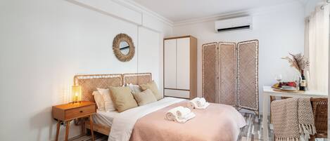 Schreibtisch, Bügeleisen/Bügelbrett, kostenloses WLAN, Bettwäsche