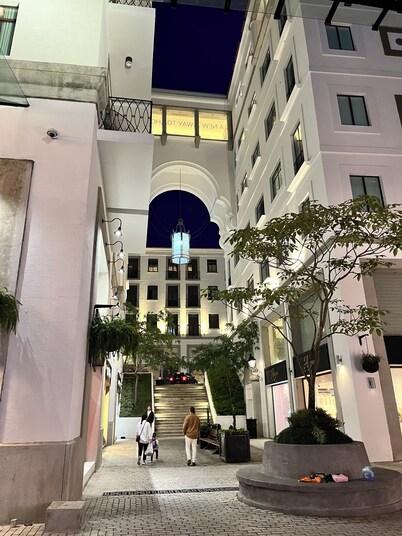 Modern, Cozy Apartment with Air Conditioning Encanto Cayala, Steps from Cayala