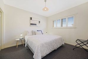 1 chambre, fer et planche à repasser, Wi-Fi, literie fournie