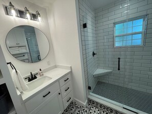 Douche, serviettes fournies