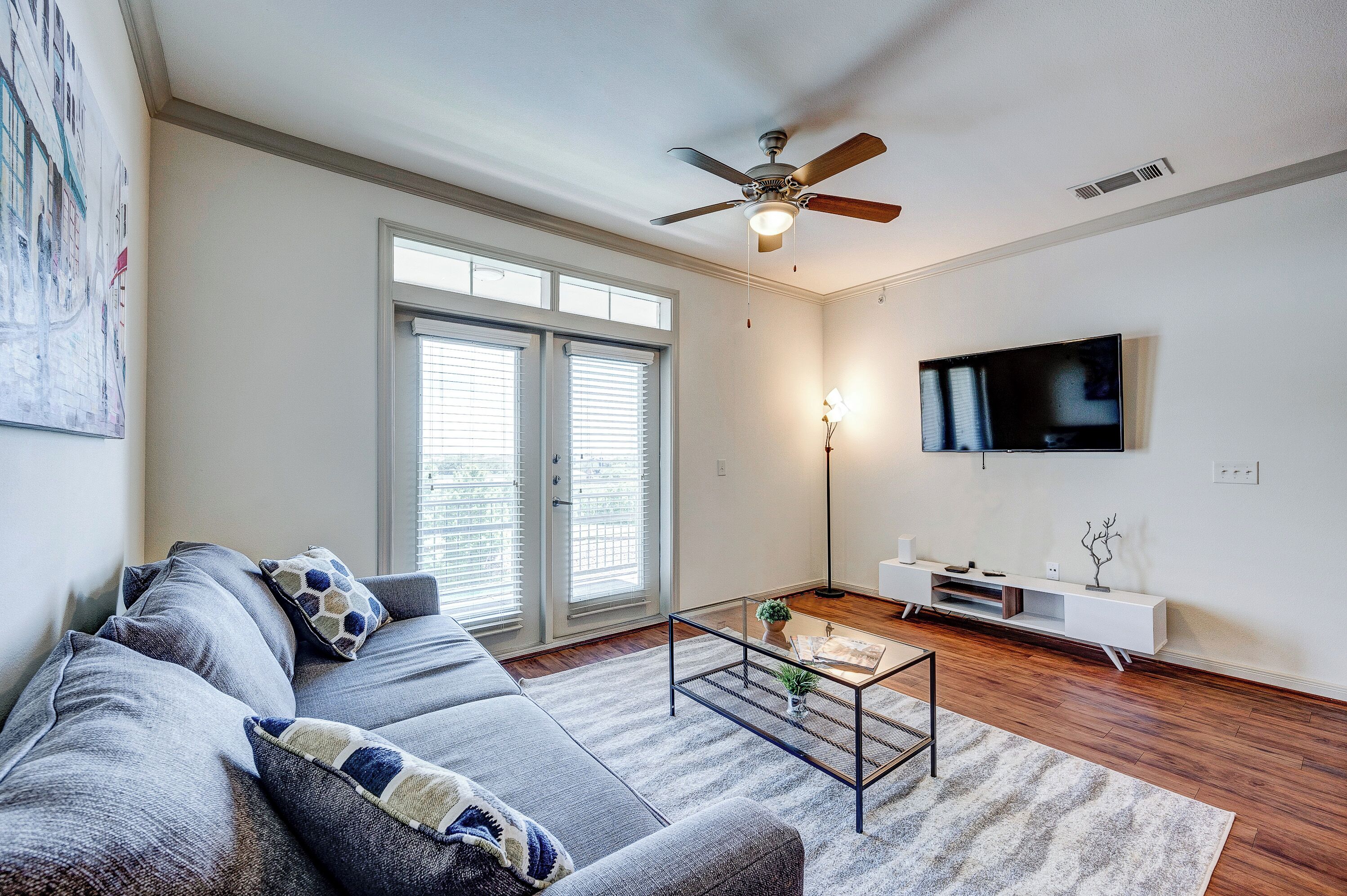 Apt w/Lake View| Near NRG| Free Parking| Pet Ok