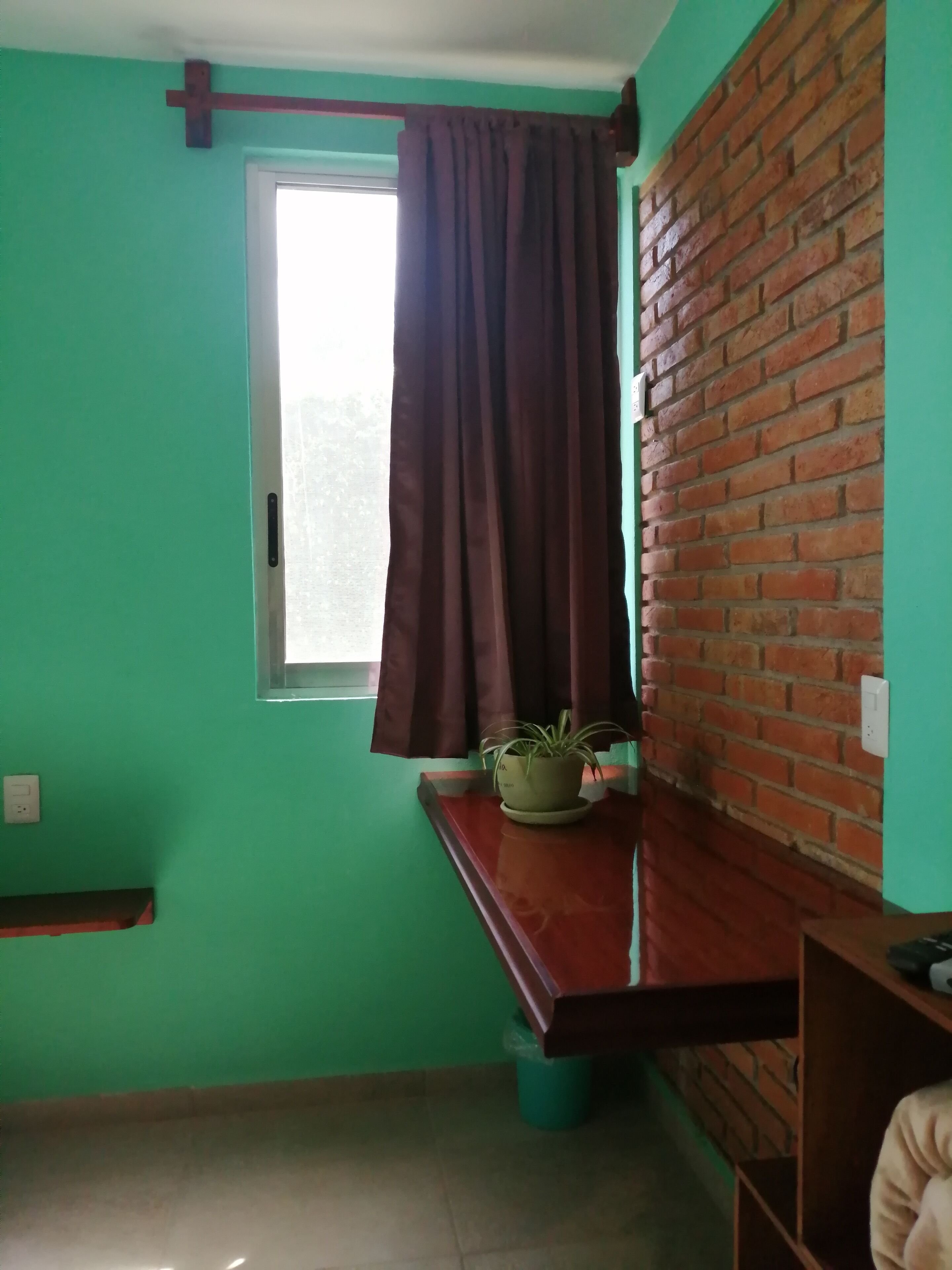 Ropa de cama de alta calidad, colchones con pillow-top y wifi gratis 