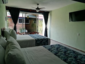 Familie vierpersoonskamer | 1 slaapkamer, luxe beddengoed, pillowtop-bedden, individueel gedecoreerd