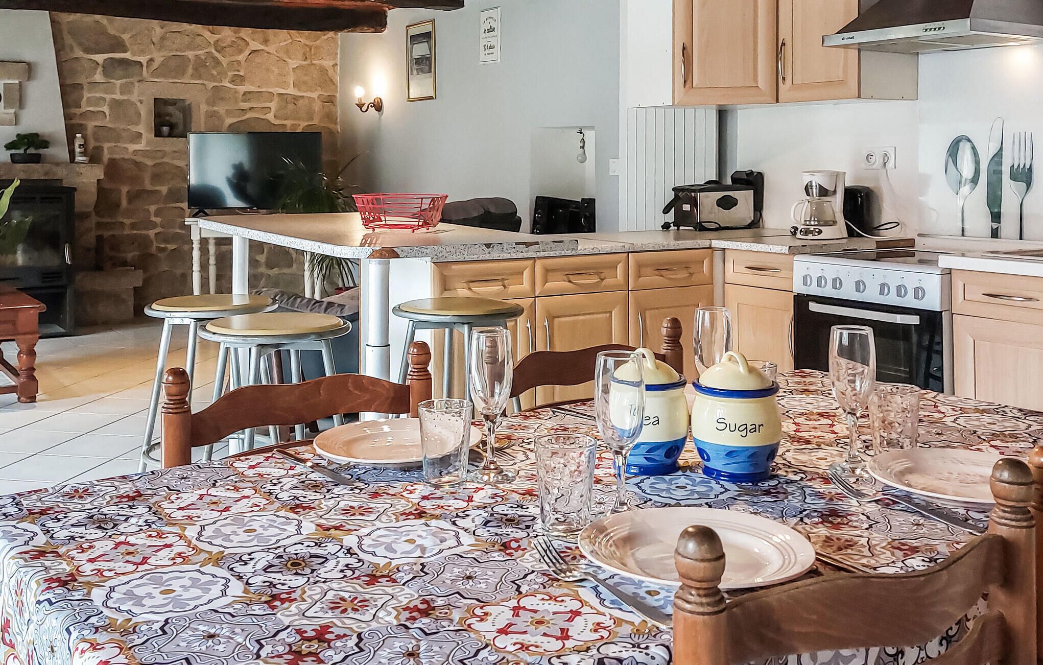 Frigorífico, horno, placa de cocina y lavavajillas