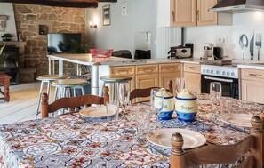 Jääkaappi, uuni, liesi, astianpesukone