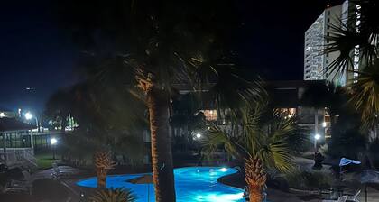 "Relaxing Stay with Comfort, Style, and Gulf Views-Good Vibes Condo in Biloxi!"