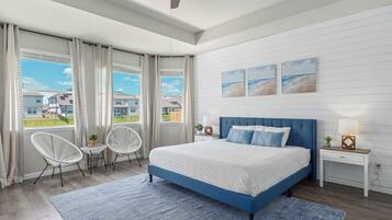 5 bedrooms, iron/ironing board, WiFi, bed sheets