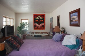 4 bedrooms, desk, iron/ironing board, WiFi