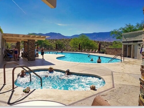 Villa in Saddlebrooke with Golf Pools Restaurants Activities and More