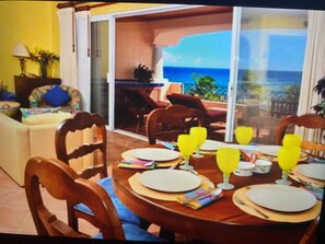 Dining - Luxurious beachfront condo on Riviera Maya, 2 bdrm, large balconies, 1575 sq ft (Puerto Aventuras)