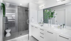 Combined shower/tub, hair dryer, towels - Level-Up Elegance | Stunning 2BR LoHi Loft | Walk to 44+ Restaurants (Denver)