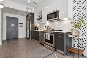 Fridge, microwave, oven, stovetop