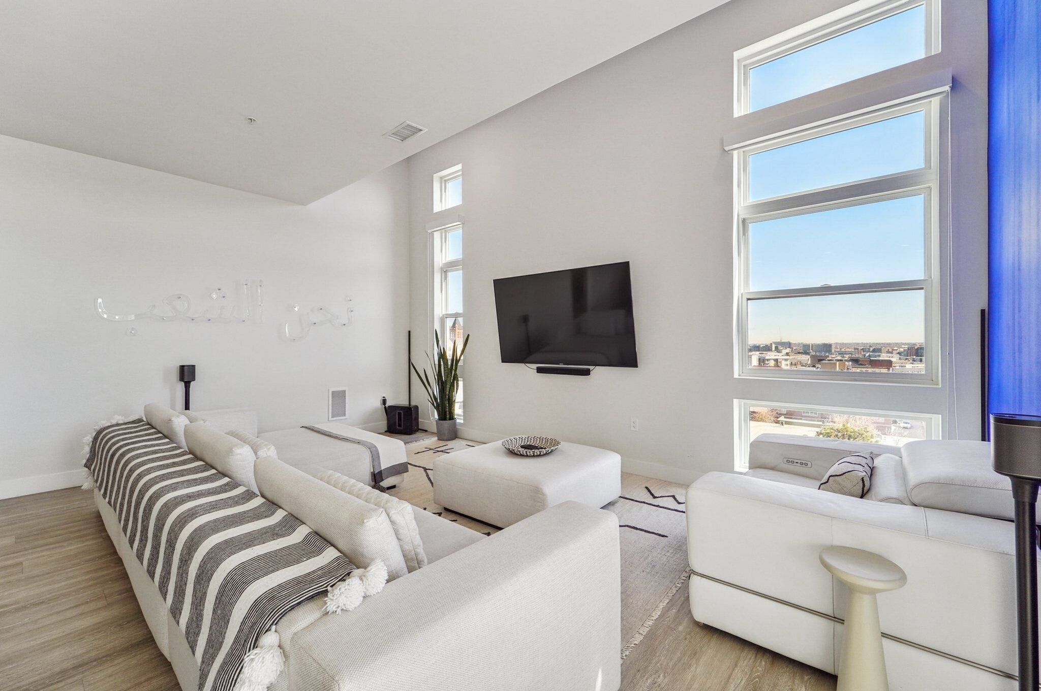 The Penthouse | Panoramic Views + Ev | 3br Lohi | Dog-friendly - Denver
