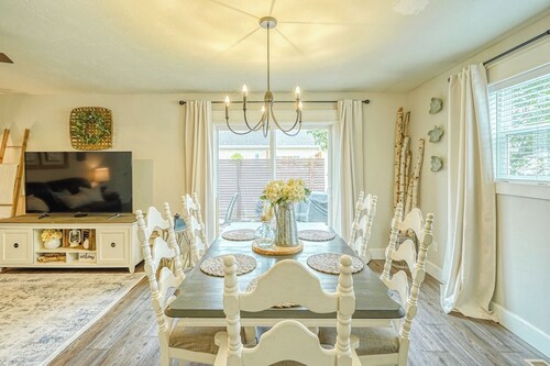 Close to Glacier Park! 4 Bedroom, 2 bath Family and Pet Friendly Comfy Home