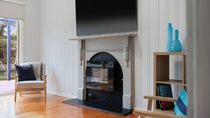 Interior - Surf Beach Retreat in Surf Beach (Surf Beach)