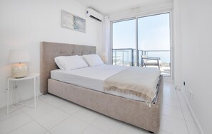2 bedrooms, bed sheets