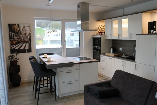 Imagen sin descripción, 1 de 16, botón