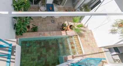 Beautiful home in Carmona with kitchen