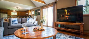 Trailside Lodge- Trail Access w/Game Table-New AC