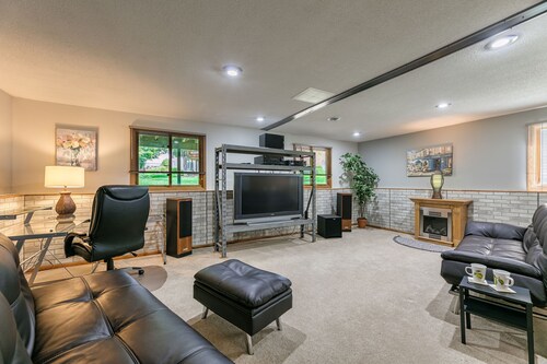 3 Bed House in quiet area/near Downtown Minneapolis/MOA/MSP airport/private host