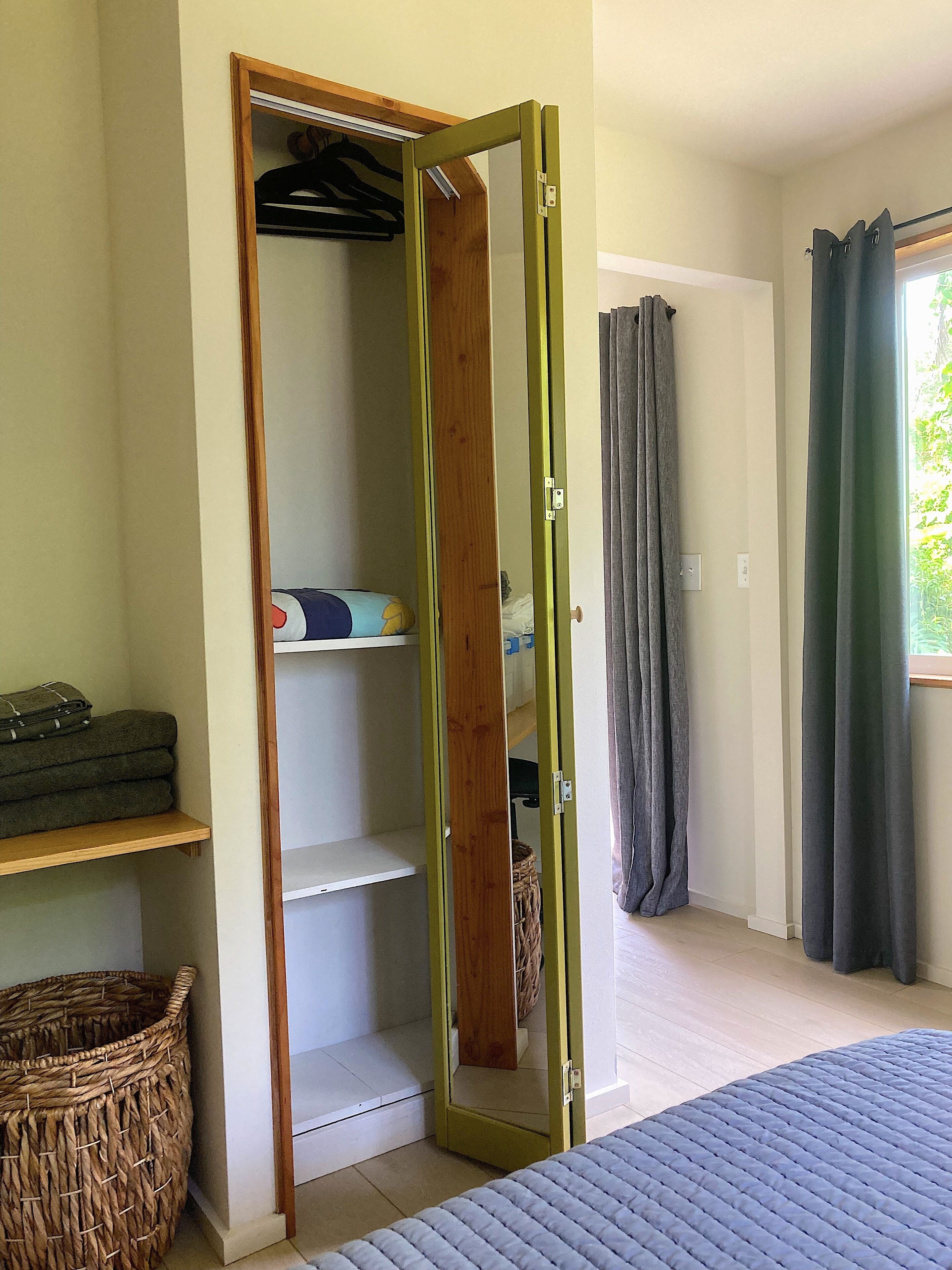 1 dormitorio, escritorio, wifi gratis y ropa de cama