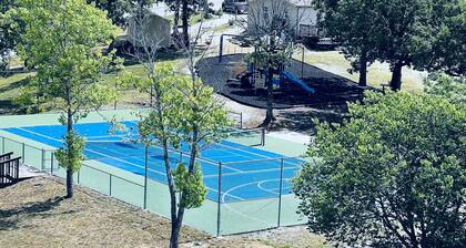 The Cove Walk-in 2BR 2Bath Condo on Table Rock Lake by Silver Dollar City