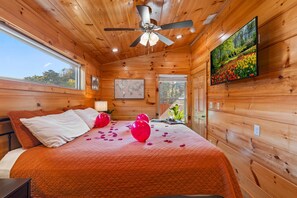 2 Schlafzimmer, Schreibtisch, Bügeleisen/Bügelbrett, kostenloses WLAN