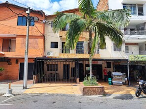 Exterior - Suite en Laureles Medellín 204 (Medellín)